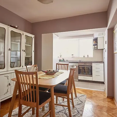 Apartment Spacious Modern In Peaceful Neighborhood Skopje