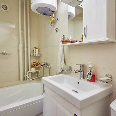 Spacious Modern In Peaceful Neighborhood Skopje