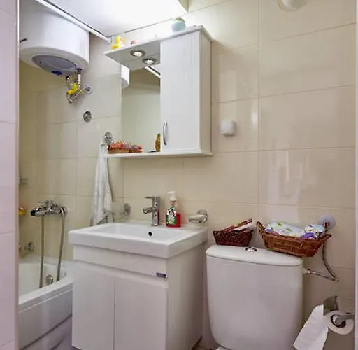 Apartment Spacious Modern In Peaceful Neighborhood